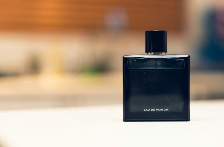 Perfumes similar to celebrity scents eau de parfum bottle